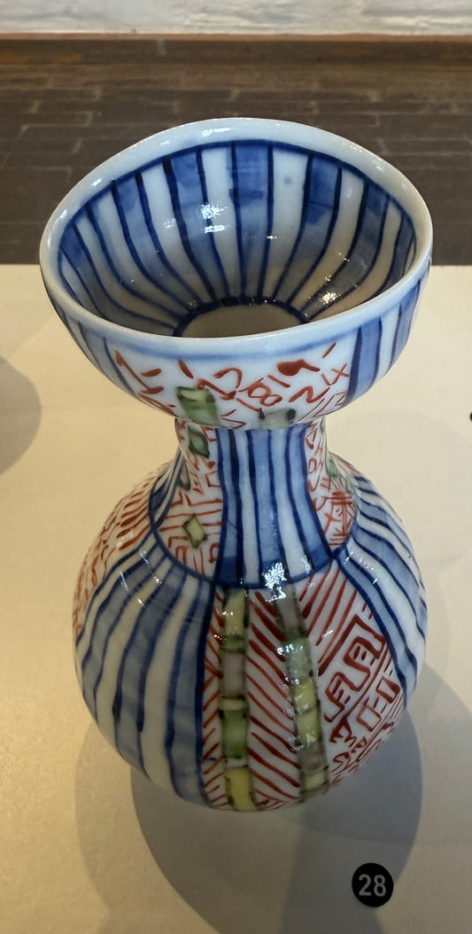 28.Porcelain